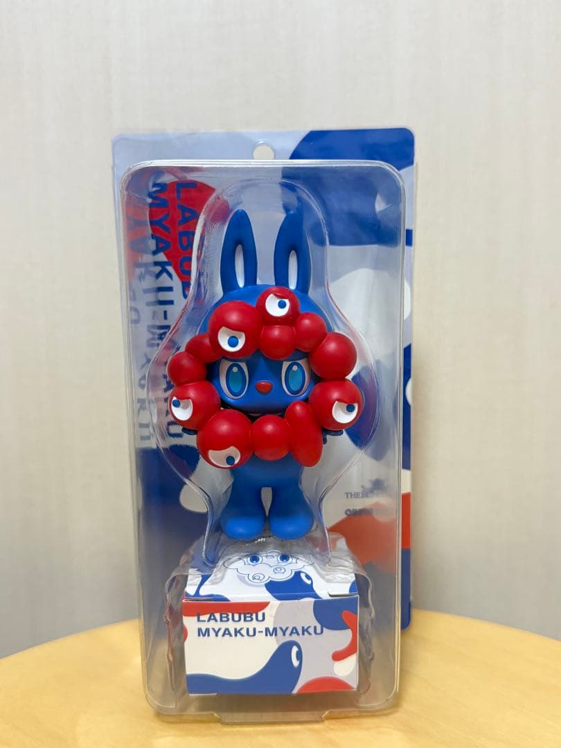 LABUBUのMYAKU-MYAKUフィギュア
