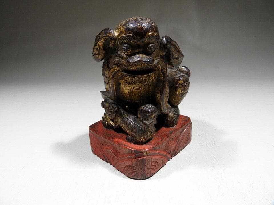 ●時代物 古木の彩色木彫 個性的 趣き 唐獅子 珍品 箱入 高さ14.5cm程度