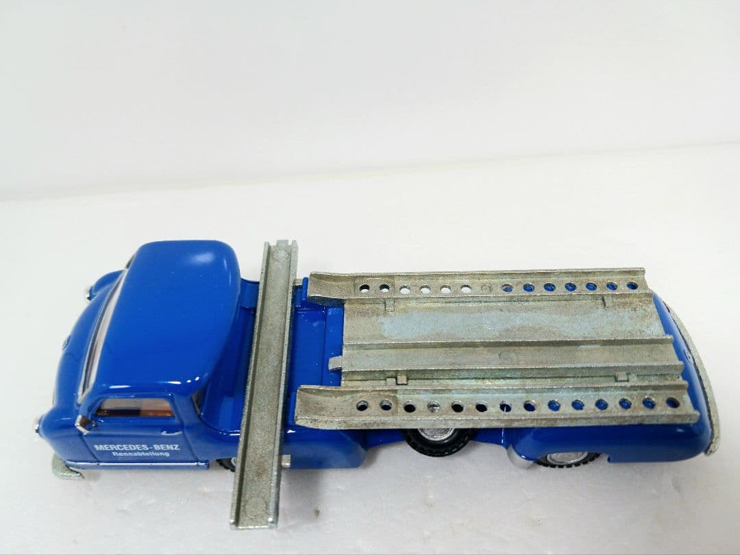 希少 メルセデスベンツ トランスポーター ミニカー