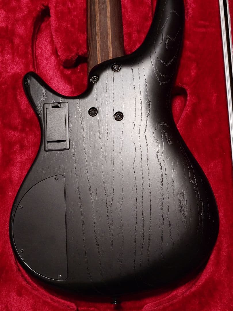 Ibanez Prestige SRMS5-WK　重量3.8kg　5弦ベース