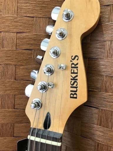 ☆【美品】エレキギター　BUSKER'S ケース付き