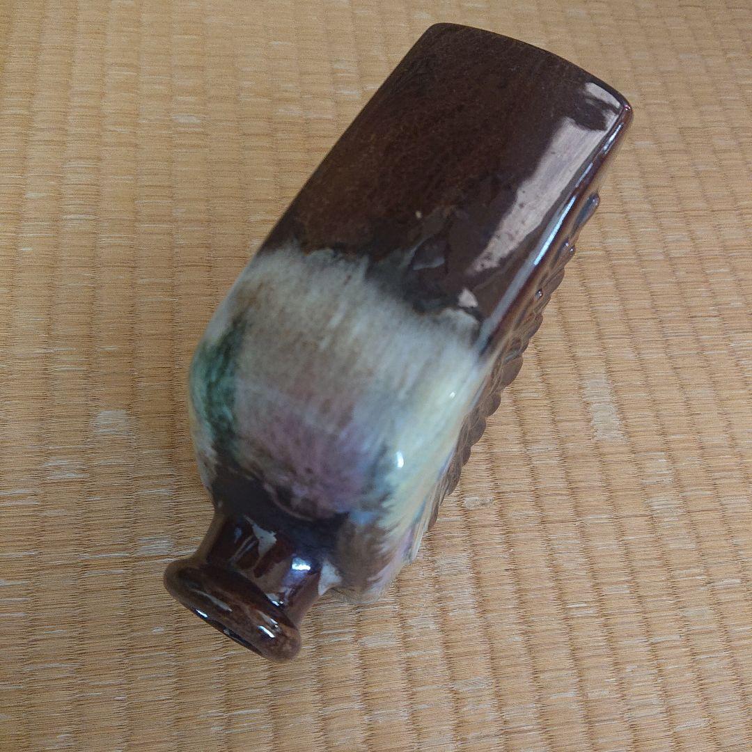 花の彫刻付き陶器ボトル古道具骨董