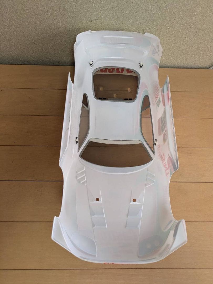 タミヤ カストロール TOM'S スープラ塗装済みスペアボディ