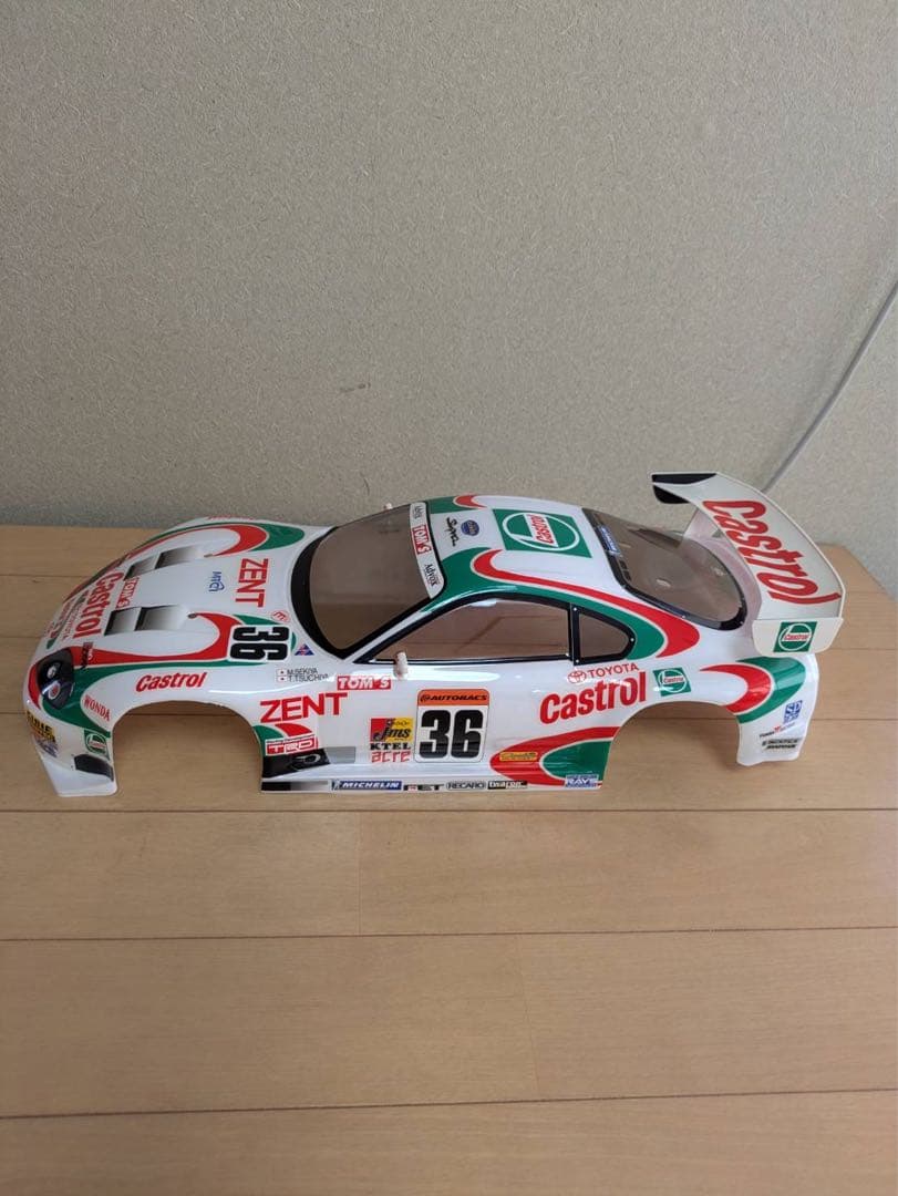 タミヤ カストロール TOM'S スープラ塗装済みスペアボディ