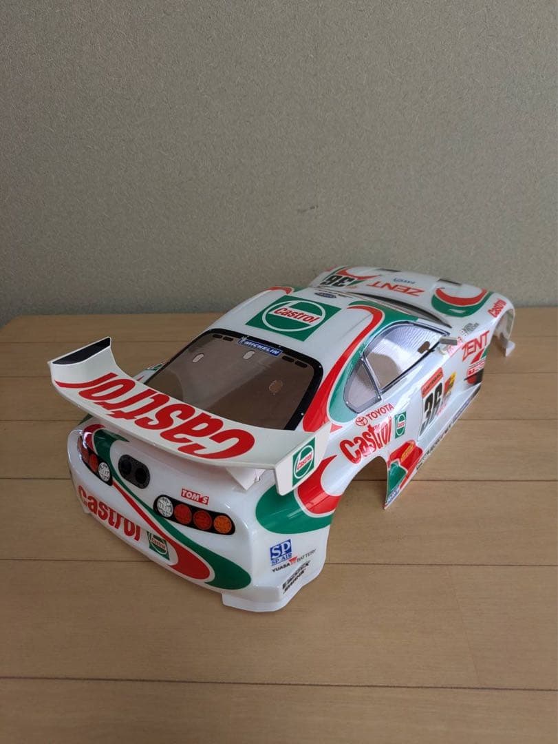 タミヤ カストロール TOM'S スープラ塗装済みスペアボディ