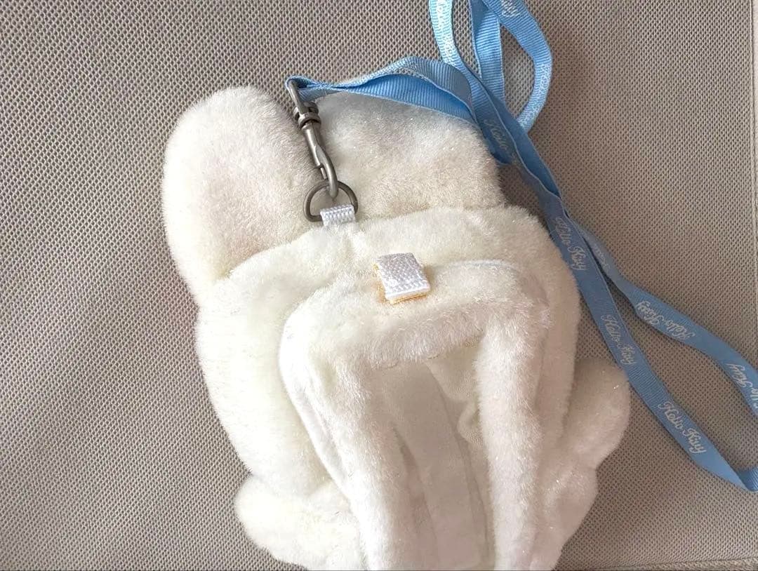 【激レア】ハローキティ雪うさぎ 北海道限定携帯ケースネックストラップ付き2001