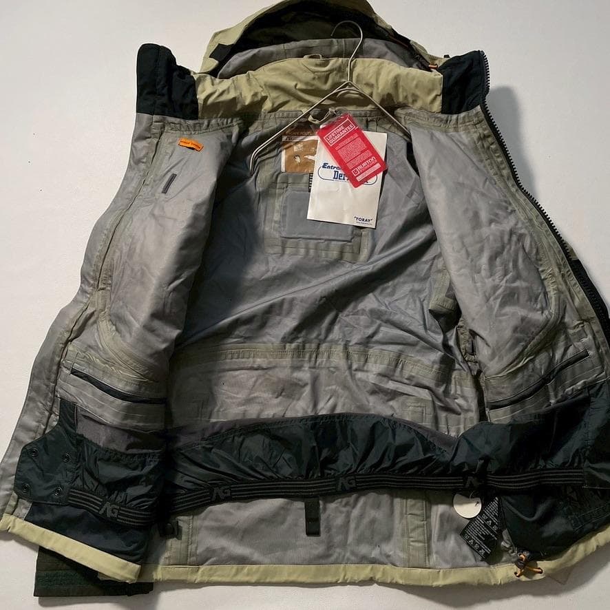 【新品タグ付き】バートン アナログ エントラント Dermizax ボードウェア