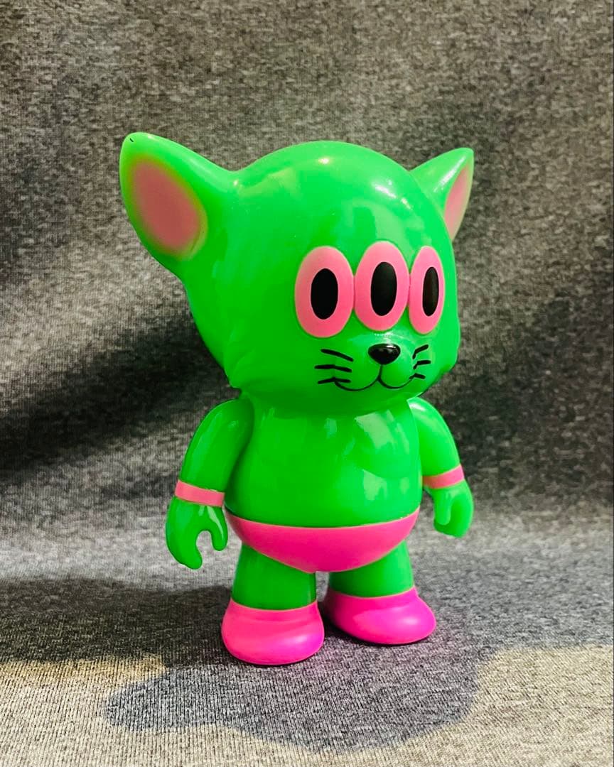 One up アートジャンキー　カームキャットレスラー　ソフビ