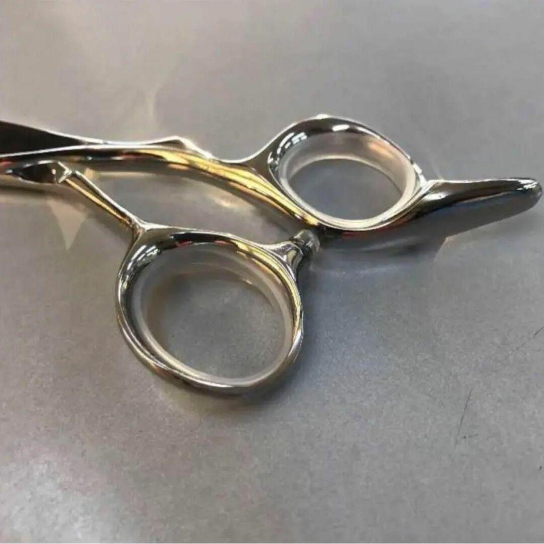 6インチシザー 新品未使用　安定感あるとても扱いやすいハンドル　最高のグリップ！