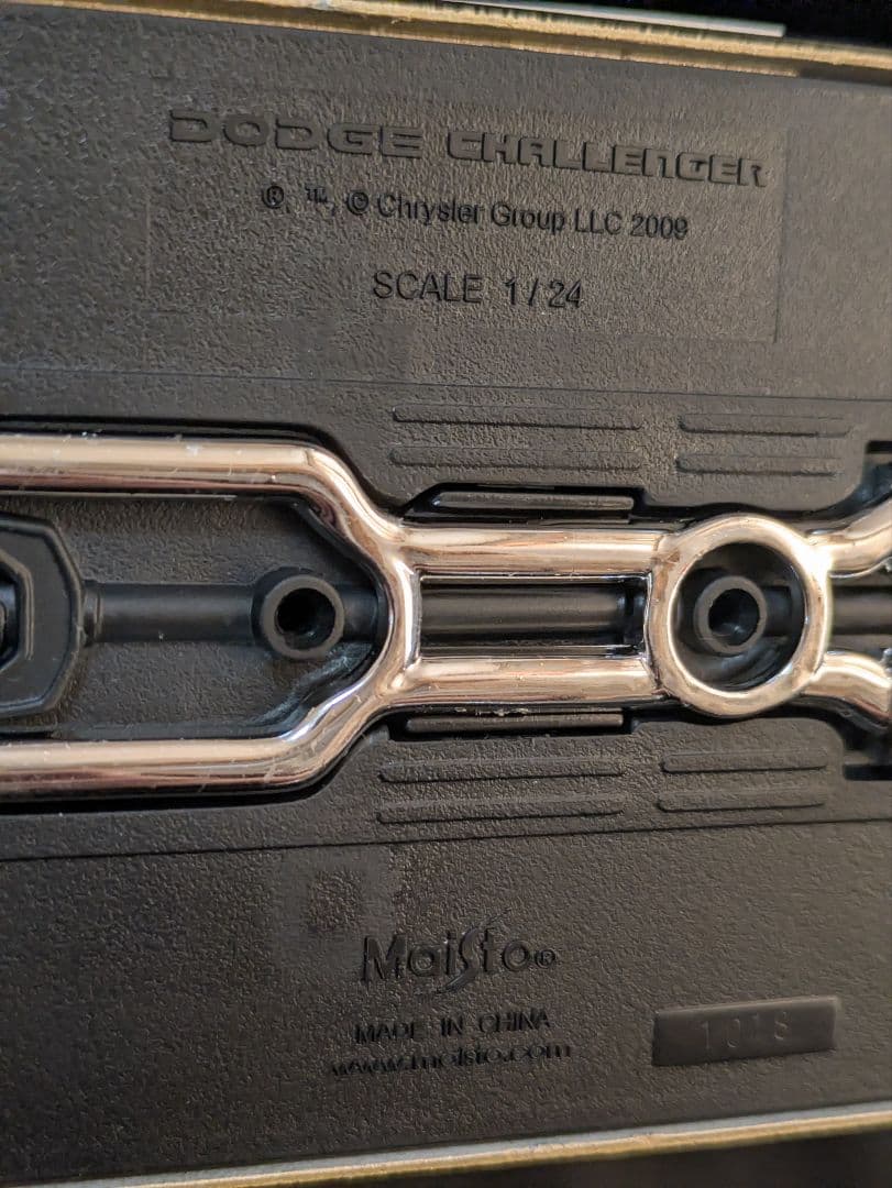 MAISTO　ダッジ　チャレンジャー　ハイウェイパトロール　パトカー　1/24
