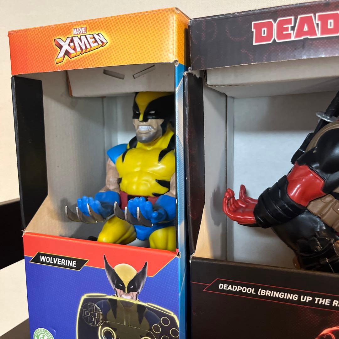 マーベル　ウルヴァリン & デッドプール　スマホ&ゲームコントローラーホルダー