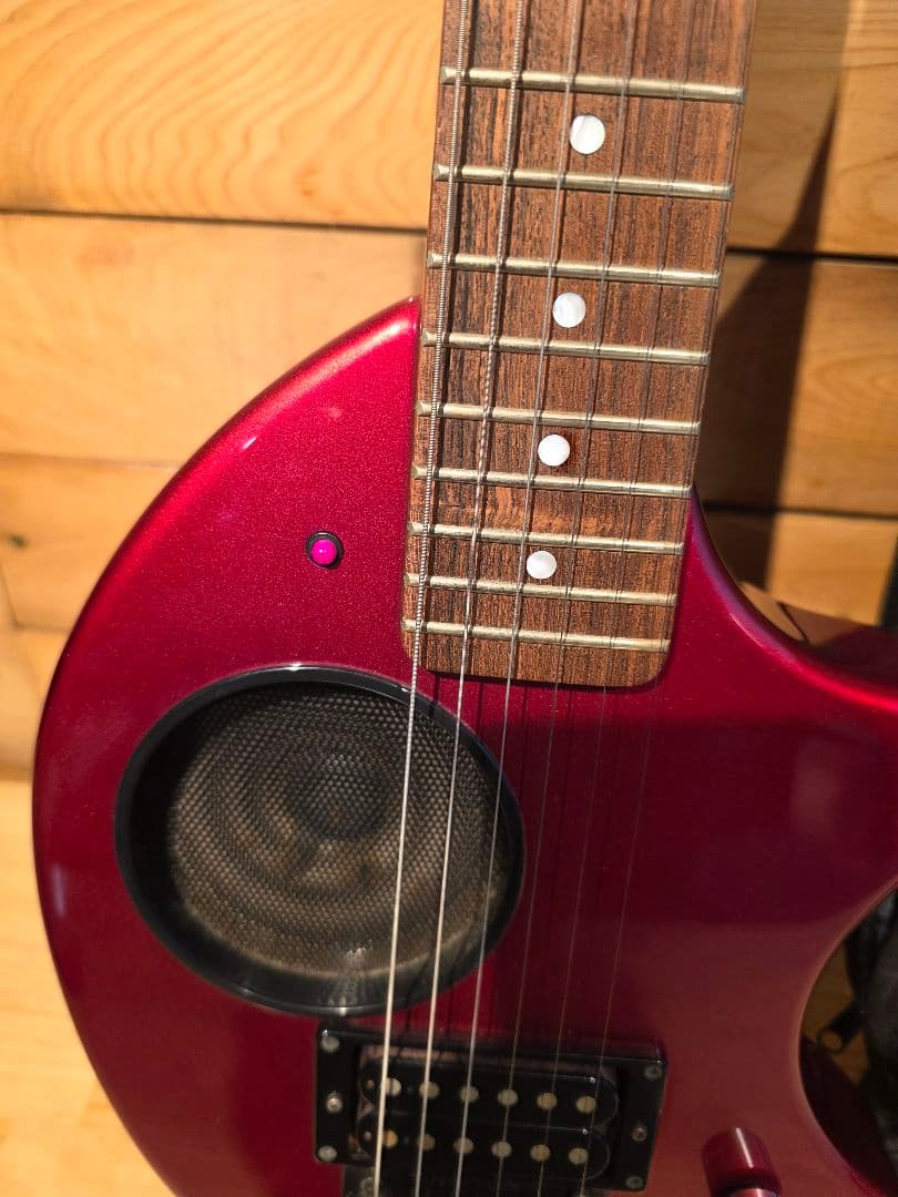 ZO-3 MR アンプ内蔵ミニギター 専用ケース付