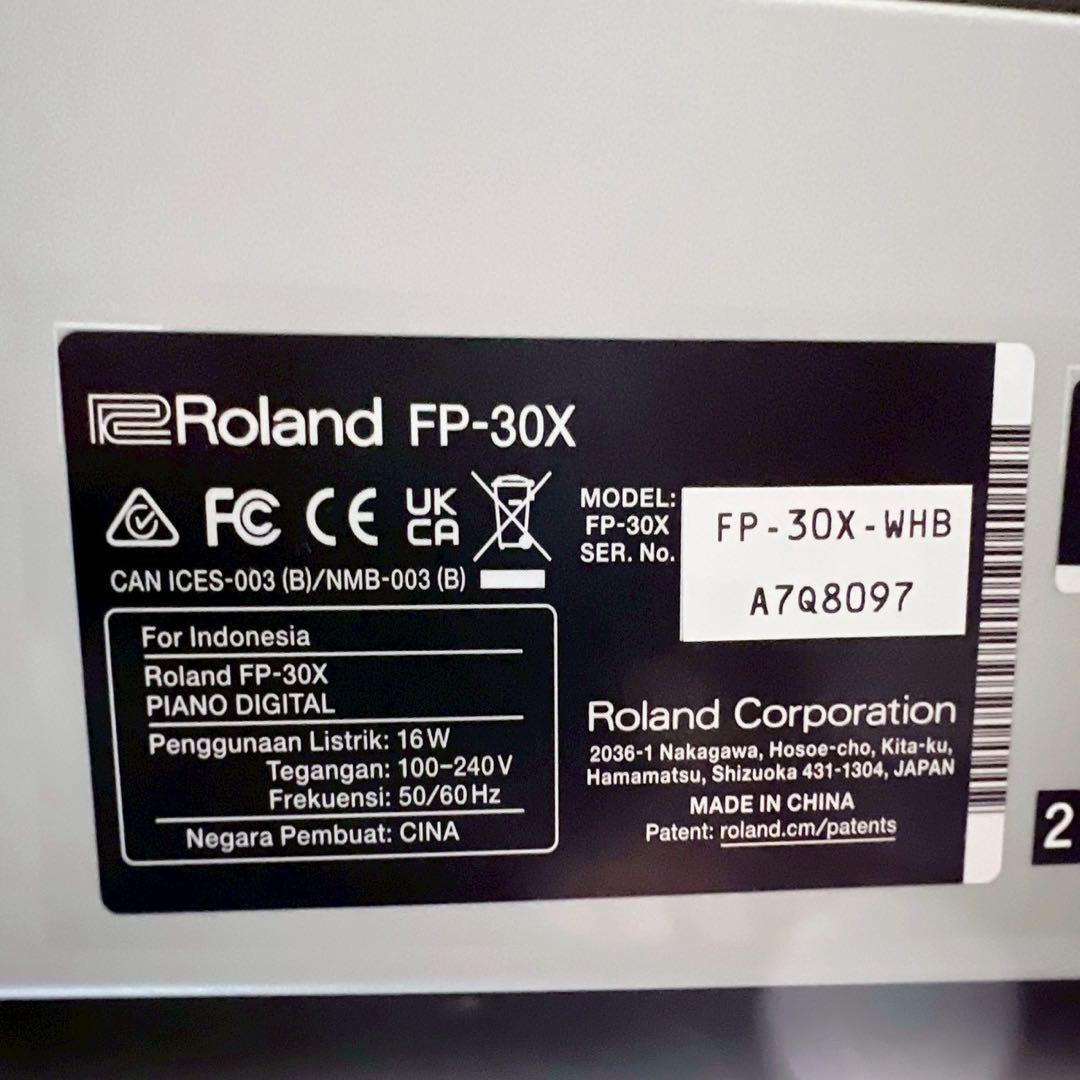 2023年製 Roland FP-30X 電子ピアノホワイトスタンドペダル 楽譜