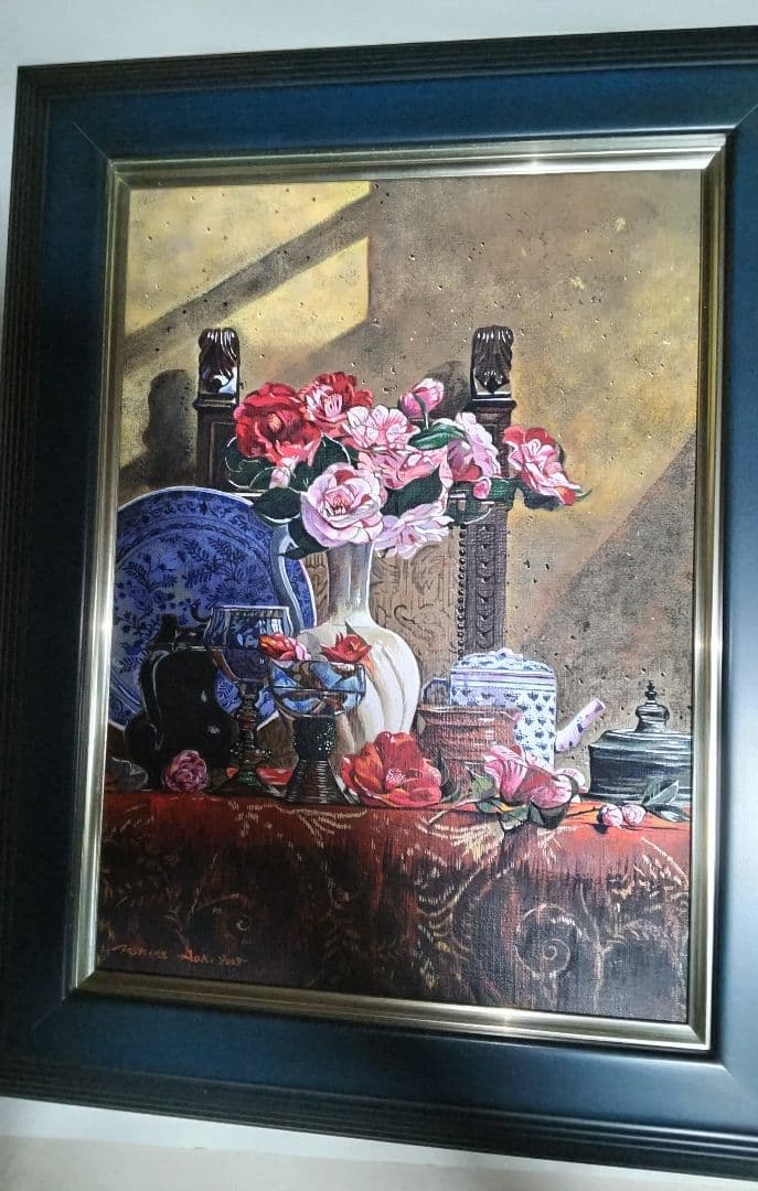 青木敏郎、絵画、油彩4号、椿・レーマ杯・染付皿、新品高級額縁、肉筆保証。