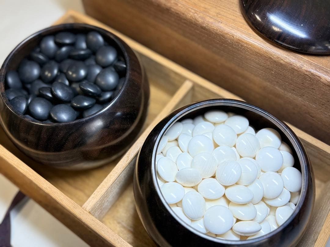 S28 最高級「碁石」蛤 那智黒石 縞黒檀箱 桐箱付 厚み11㎜