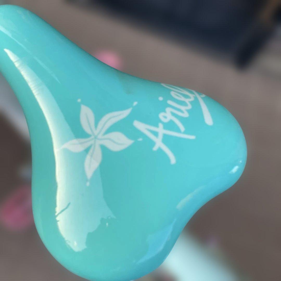 子供用自転車　18インチ　アリエル　補助輪なし