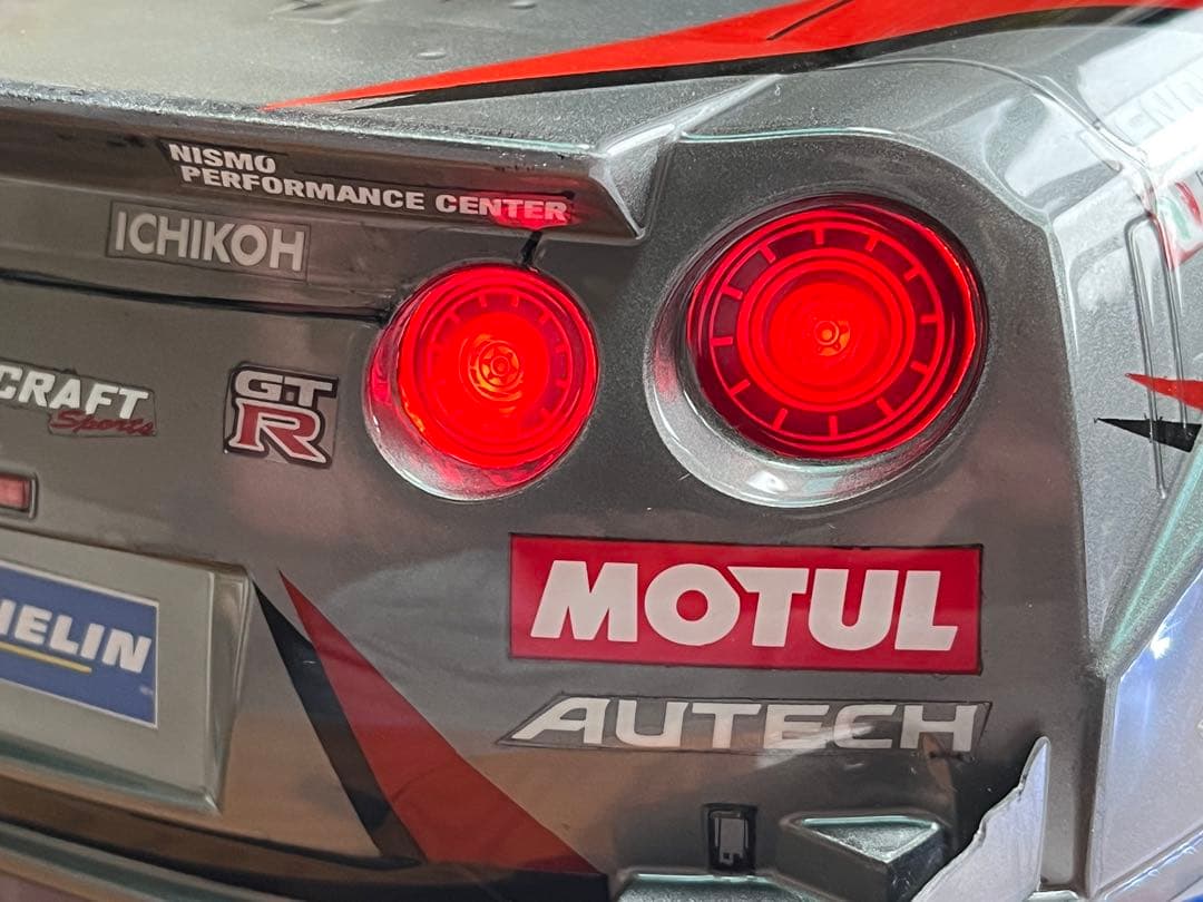 新品、未走行　タミヤ 1/10 MOTUL AUTECH GTRボディ