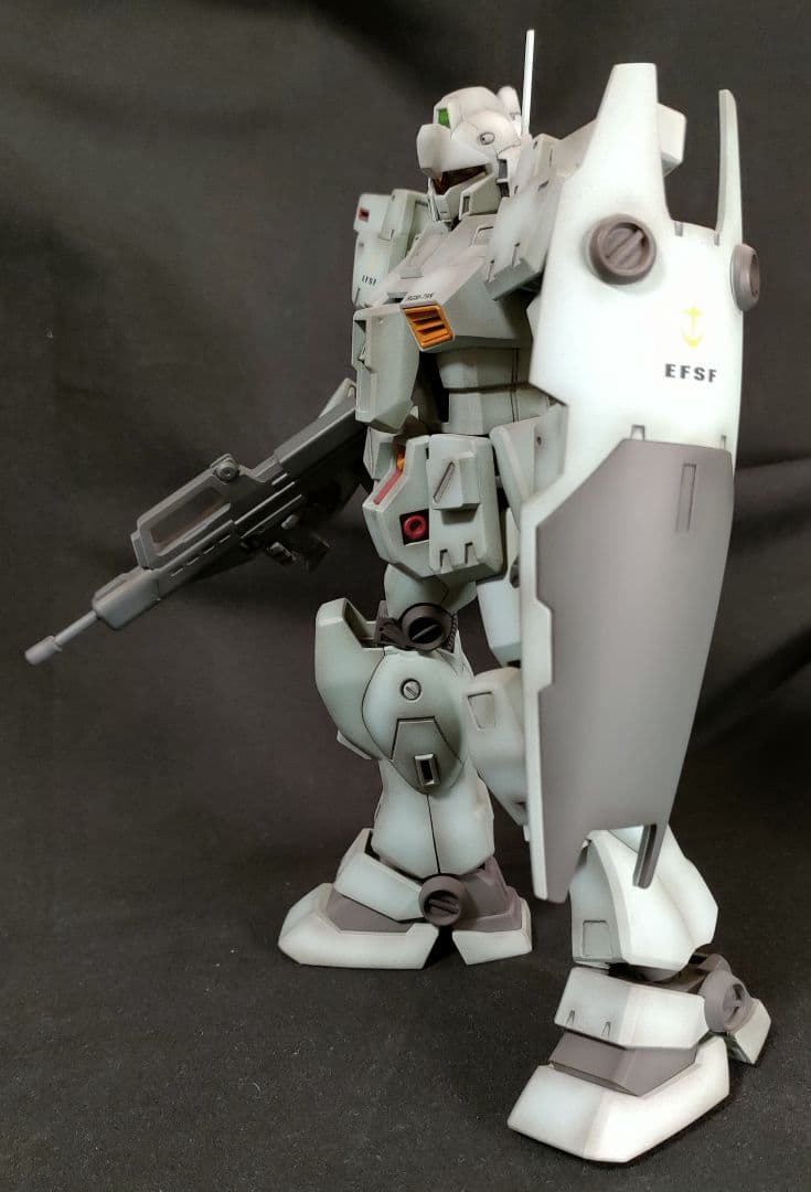 ガンプラ 塗装済 完成品 MG 1/100 RGM-79N ジムカスタム
