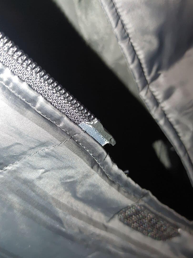 adidas　ダウンコート　XOサイズ ブラック×シルバーライン