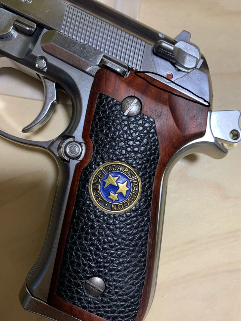 レア物　新品ベレッタ m9用サムライエッジ木製、革グリップ　メタリオン金属製