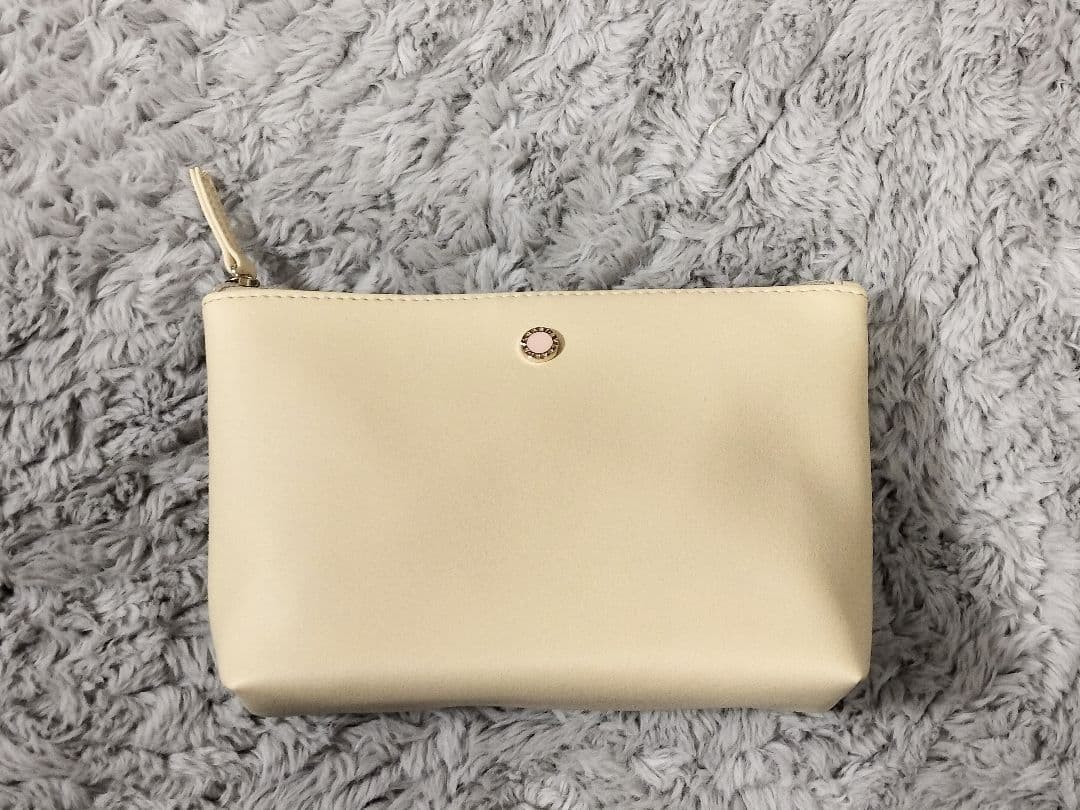 スリッパとアイマスク、ラウンジウェア・スリッパ・ポーチセット、未使用品