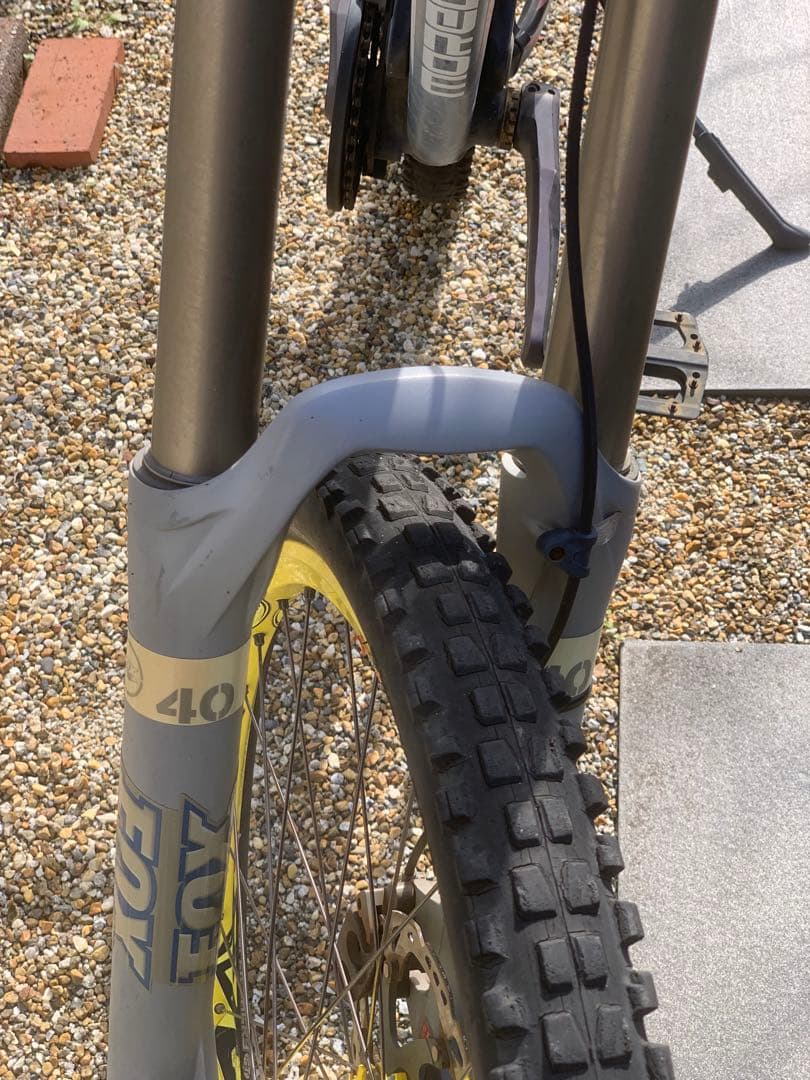 ダウンヒルバイク　自転車　ジャンク品　直接引取り歓迎