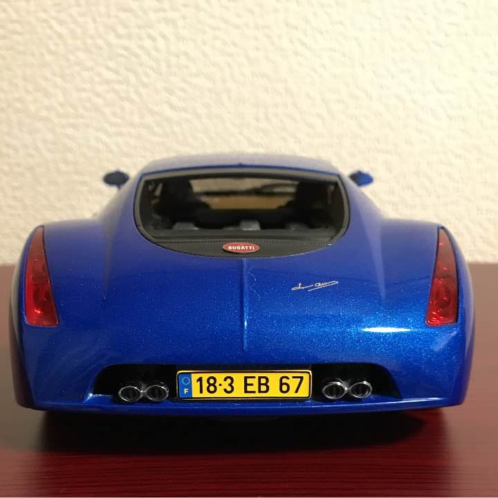 1/18 ブガティシロン超希少車