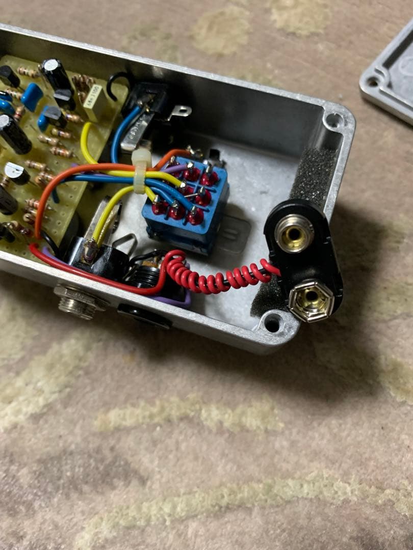 Fuzzy Navel Lab 「Rambullion」　ファズ