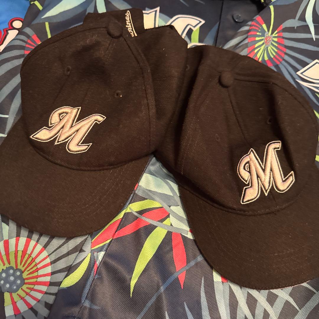 千葉ロッテマリーンズ ユニフォーム2着　キャップ1つ