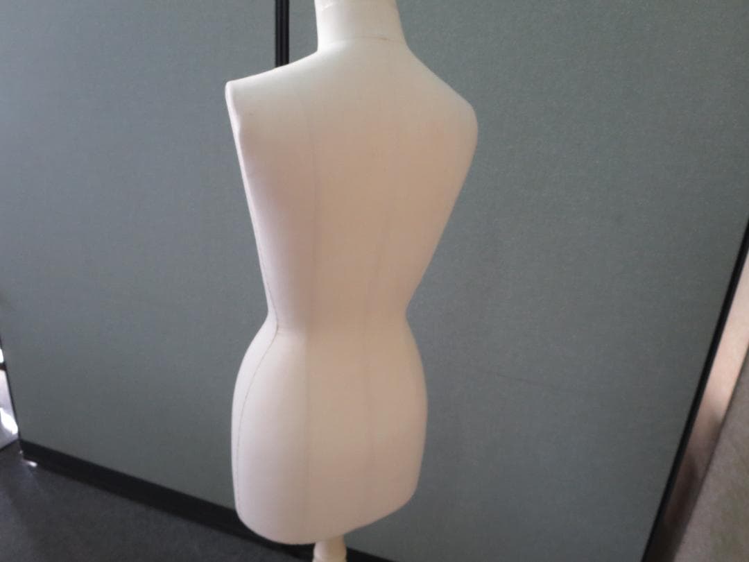 キイヤ　トルソー　レディース脚付き　高さ調整可能