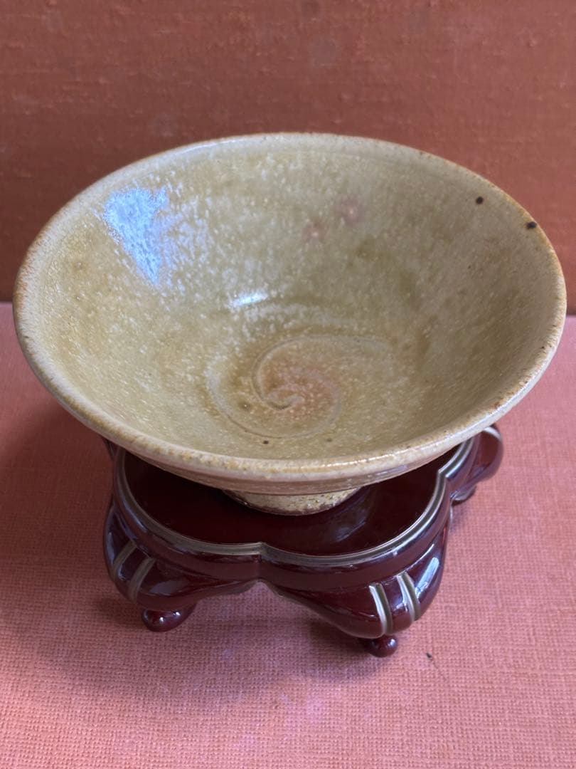 やまちゃん河井寛次郎作黄釉彫蓮弁文茶碗