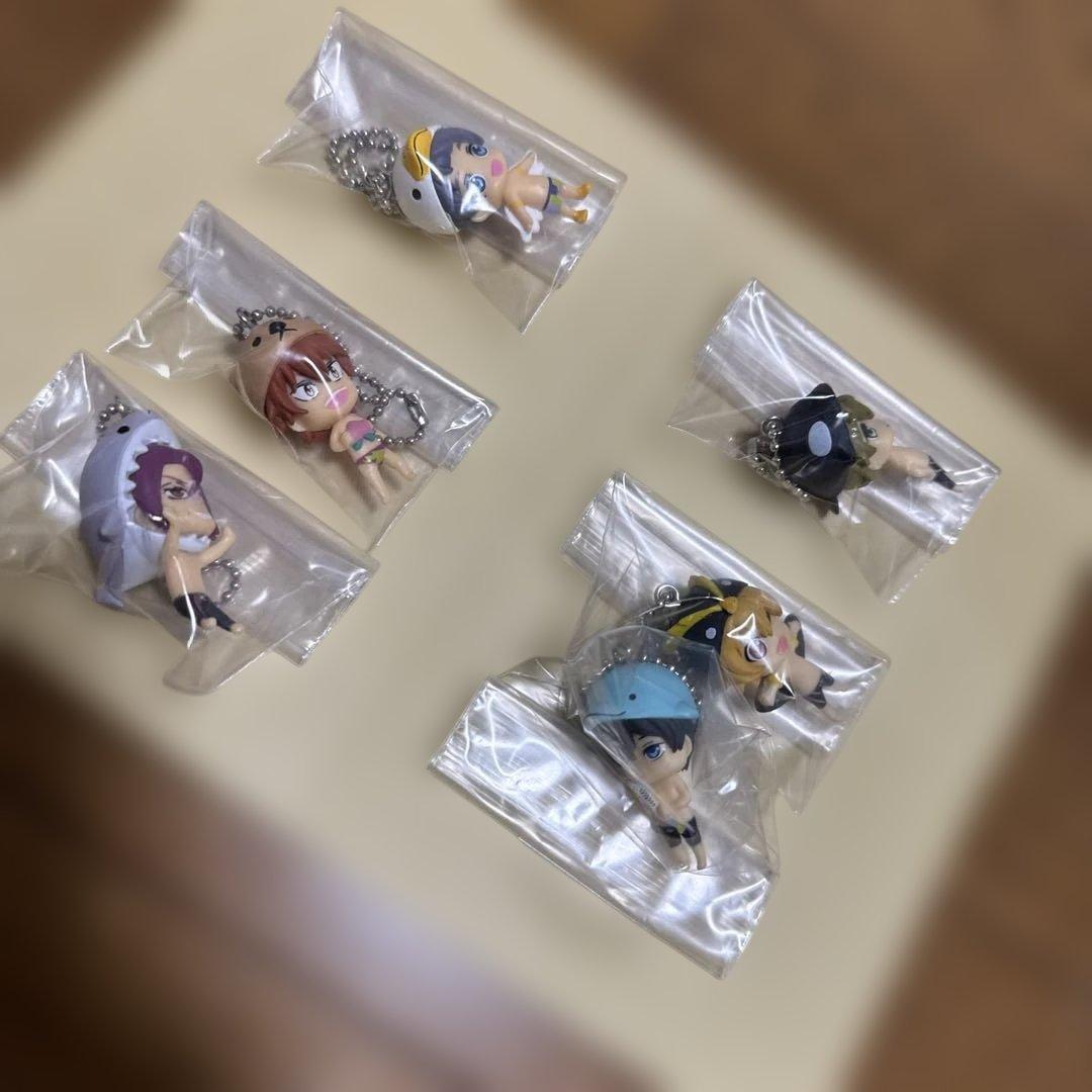 Free! デフォルメマスコット　ガチャガチャ本体、カプセル付き