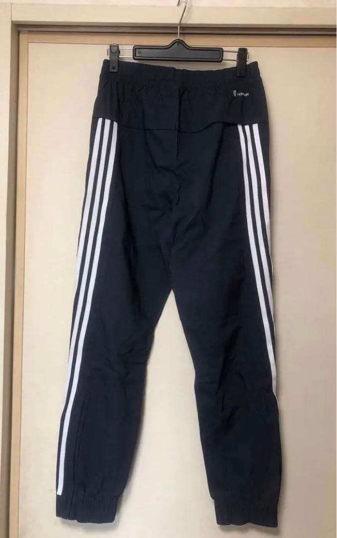 adidasフード付き デニム風トラックジャージ上下セット トレーニングウェア