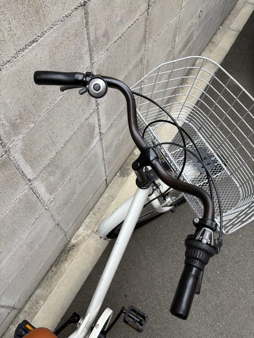 極太両タイヤ新品　シティサイクル　White