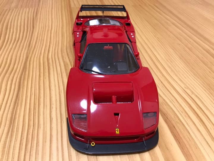フェラーリF40 buragoベースWARM-UP社製　1/18
