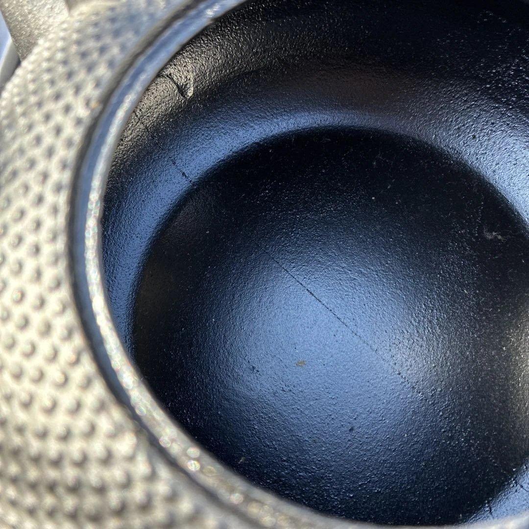 鉄瓶まとめて4個使えるもの。2つは程度が割と良いです。1個は新品位