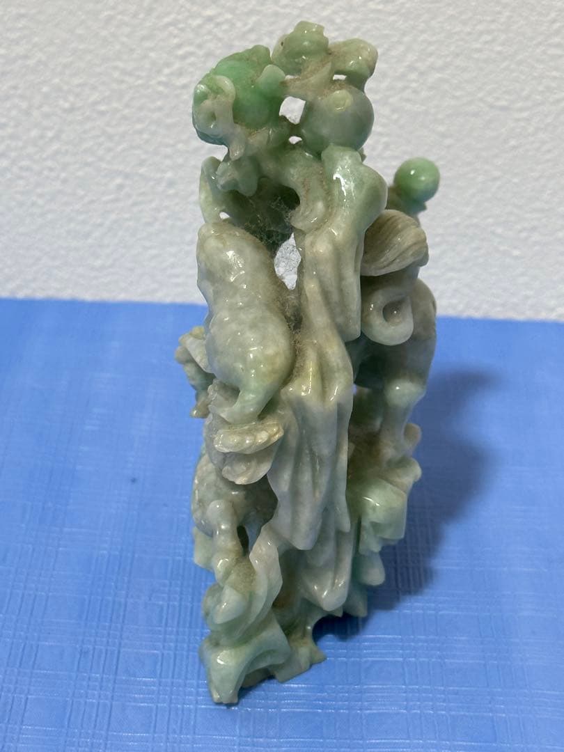 中国美術 翡翠 置物 天然石 彫刻 ヒスイ