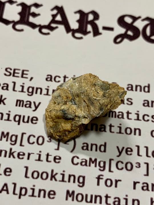 日本初輸入✨クリアストーン　原石　2.5g    No.7