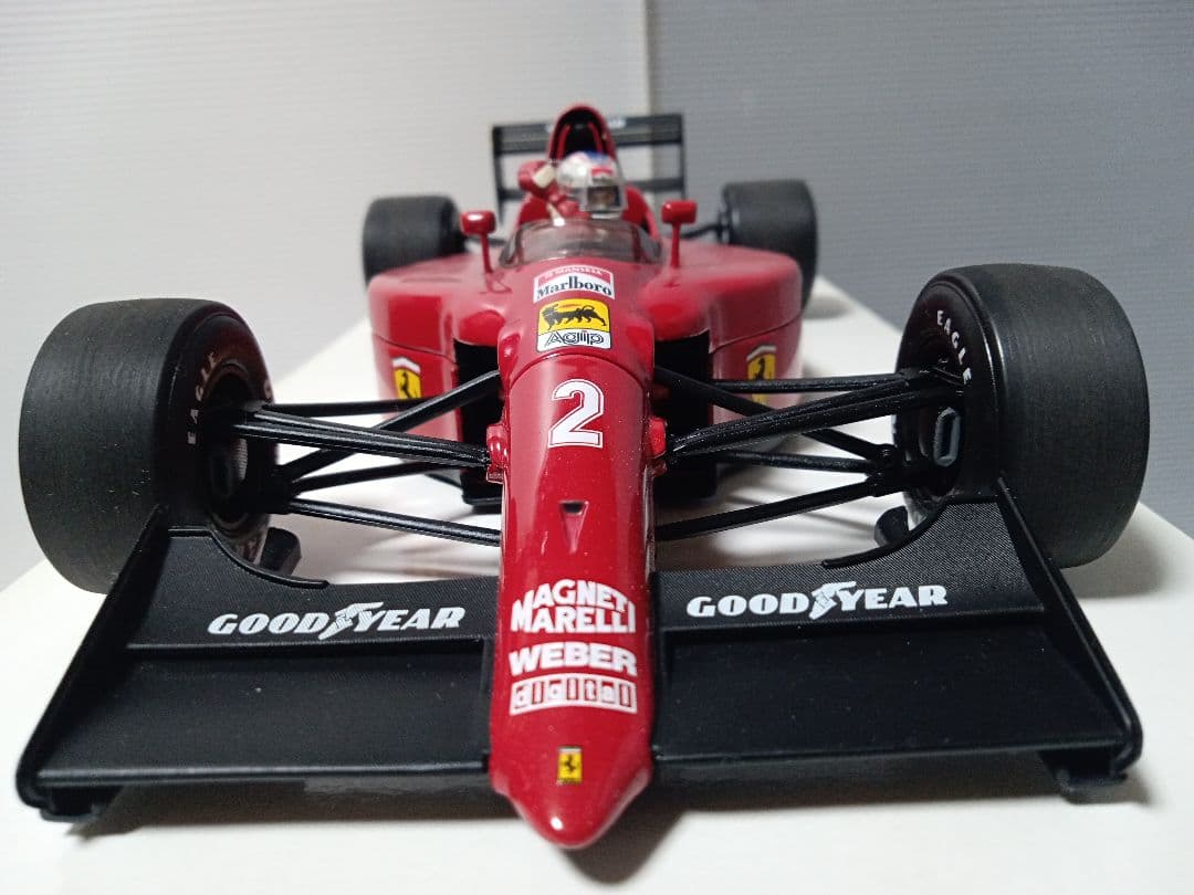 エグゾト1/18フェラーリ641/2マンセルフィギュア付