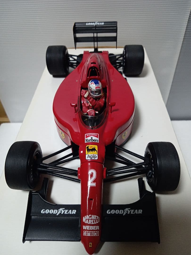 エグゾト1/18フェラーリ641/2マンセルフィギュア付