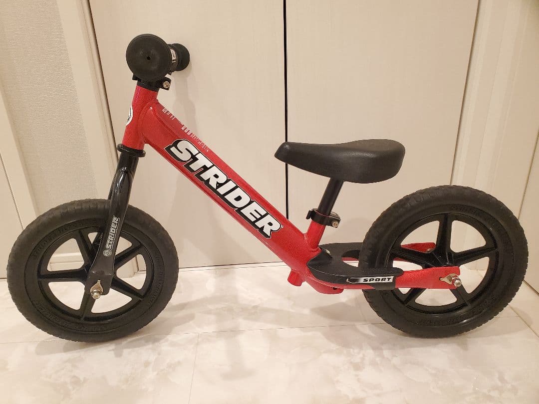STRIDER バランスバイク 赤