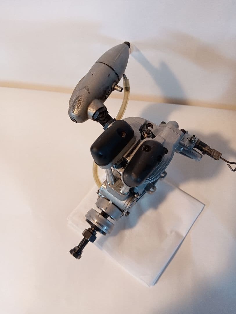 模型飛行機用エンジン OS 4スト62Ｖ（10cc）