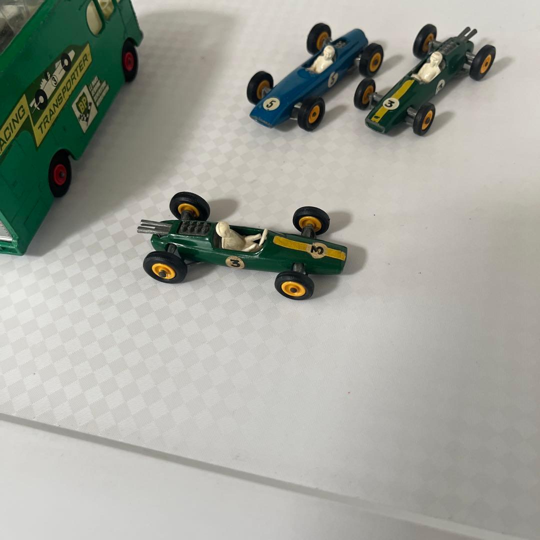 マッチボックス　レーシングカートランスポーター+ロータスレーシングカー