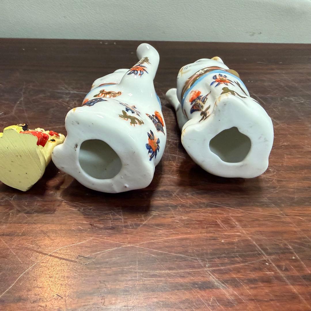 ＡＴー２０２ とても珍しい頭より手の高い招き猫 陶器製 花柄装飾 3体セット