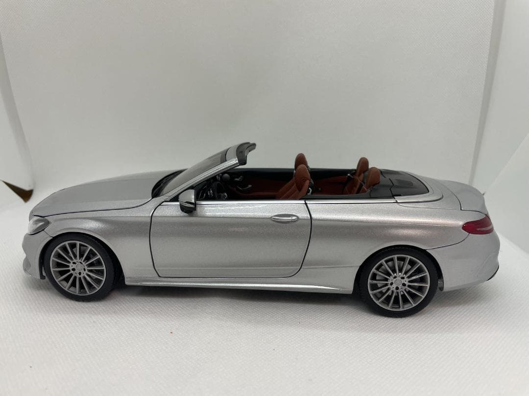 305-111 1/18 メルセデスベンツ C-KLASSE Cabriolet
