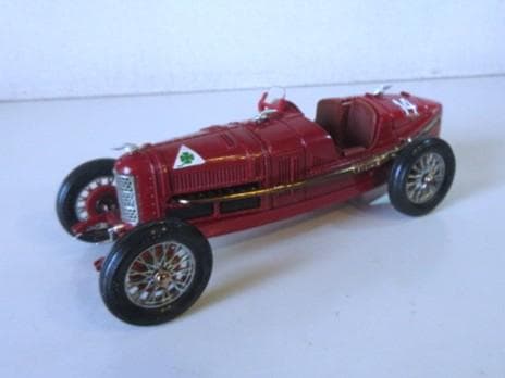 特価 Mebe Toys 1/24 アルファロメオ Grand Prix P2