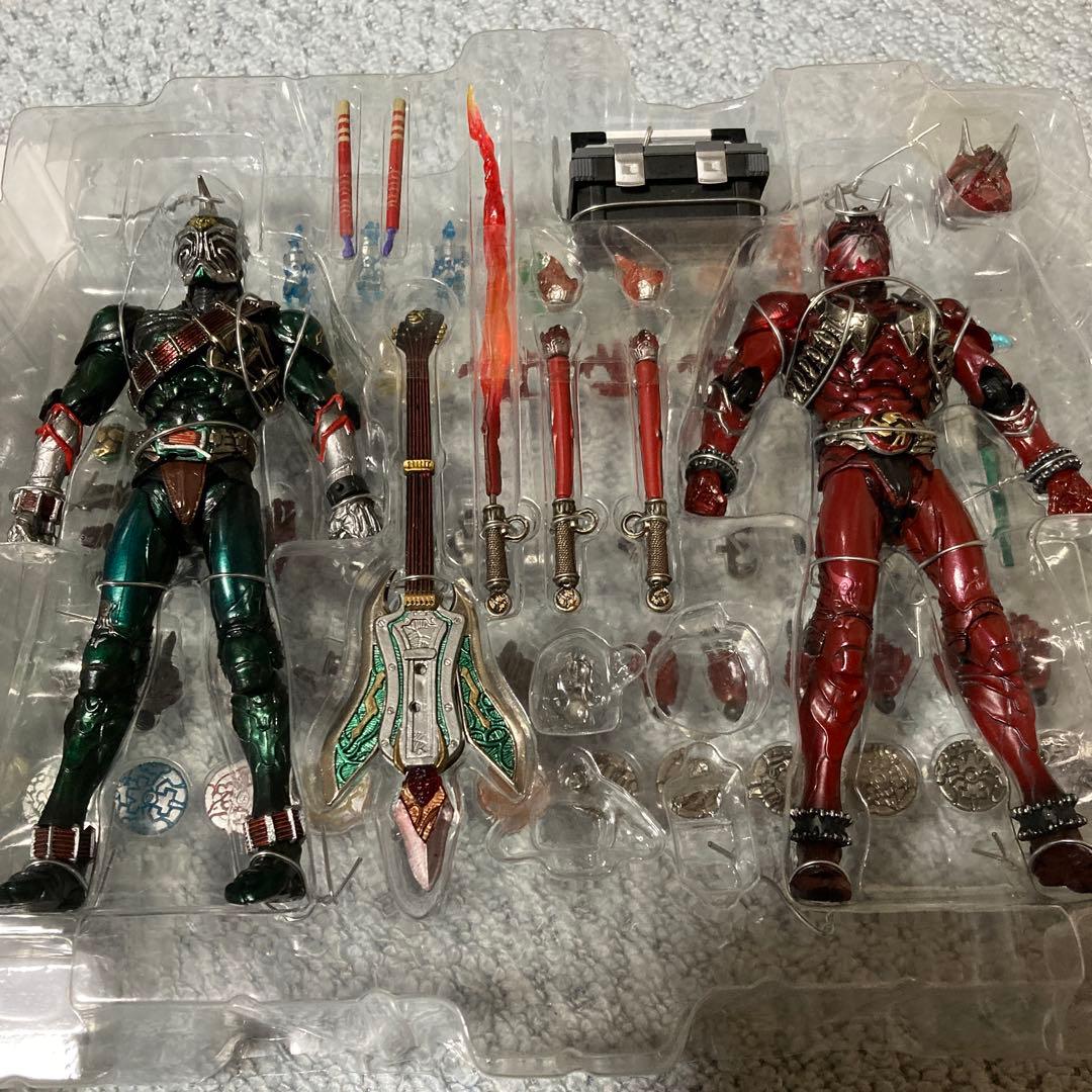 土日限定価格S.I.C 仮面ライダー響鬼(紅)威吹鬼　斬鬼　轟鬼