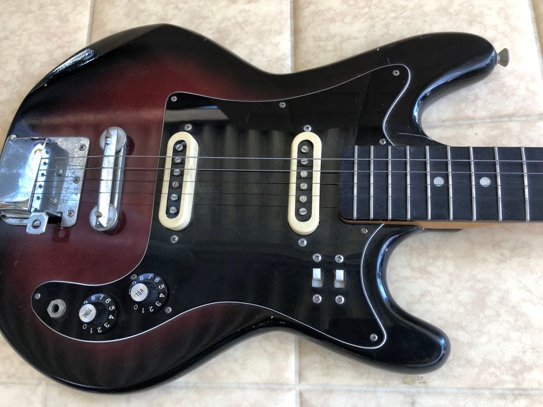 エレキギター　(メーカー不明)(G70)