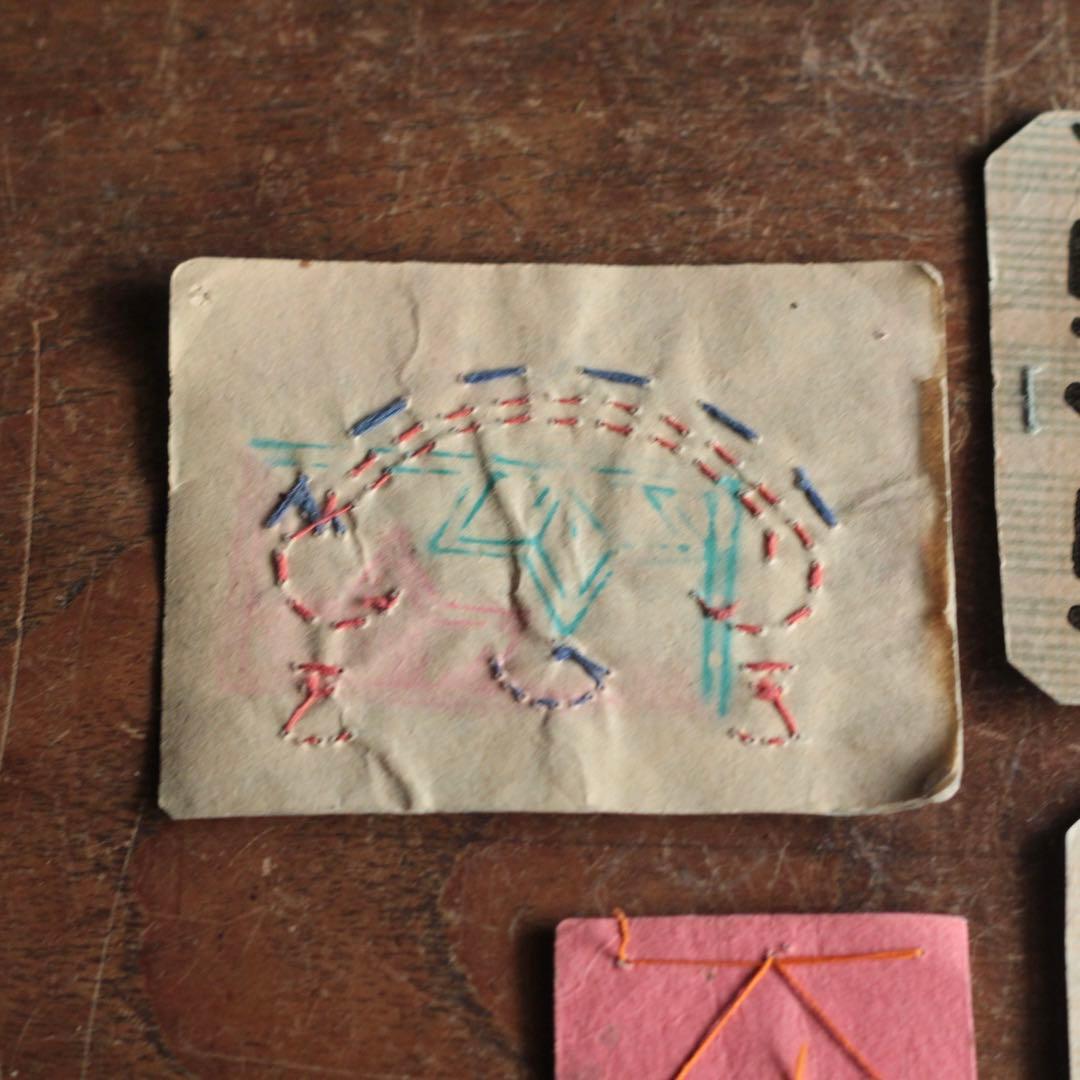 古い 背守り 4種 No.2 厚紙に刺繍 古道具 アンティーク