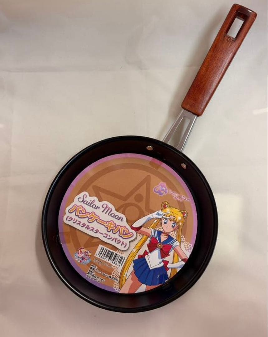 601井　セーラームーン　ストア限定　クリスタルスターコンパクト　パンケーキパン